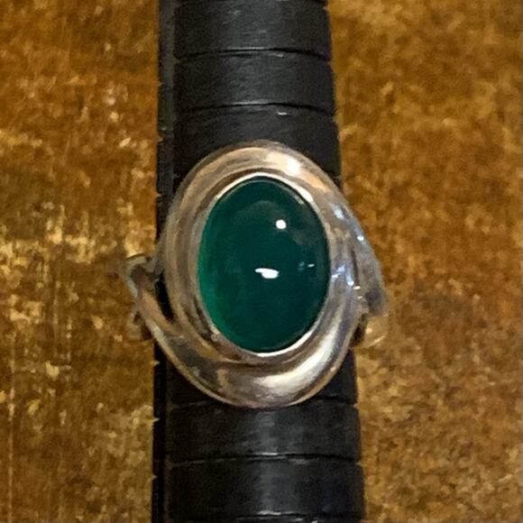 Carolyn Pollack Ring Size 6 Sterling Silver and Green Chalcedony Vintage - Picture 2 of 8